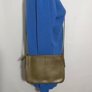 Madewell The Knotted Leather East/west Crossbody Bag In Tundra Green Color